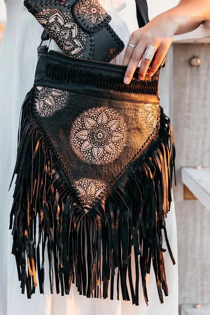 HAND TOOLED DETAILED FLOWER & FRINGE BAG VINTAGE BLACK