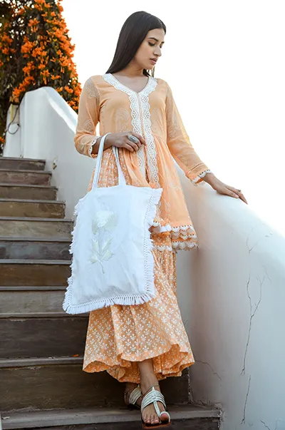 Jannat Cotton tote bag with embroidery and fringe lace