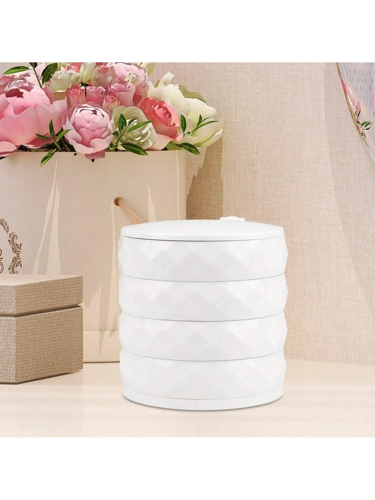 Reriti Diamond Shaped Rotating Jewelry Storage Box With Lid - White