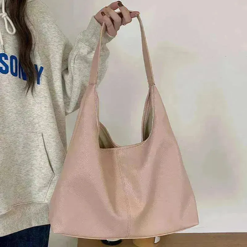 Soft leather women's shoulder bag: High-capacity, casual tote for shopping, in armpit style.