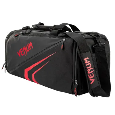 VENUM-03830 Trainer Lite Evo TRAINING GYM BAG 68 x 33 x 26 cm 63L Black Red